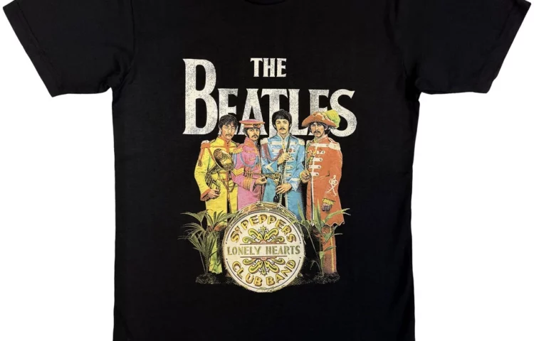T-shirt THE BEATLES Sgt Pepper
