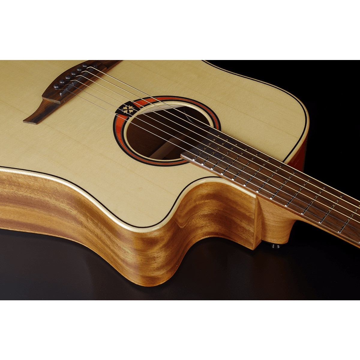 LAG Tramontane 88 Dreadnought Cutaway Electro LAG Tramontane 88 Dreadnought Cutaway Electro