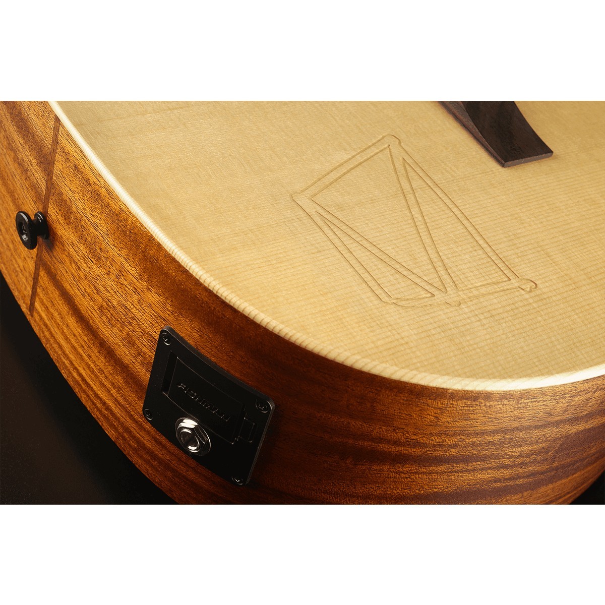 LAG Vianney Signature LAG Vianney Signature