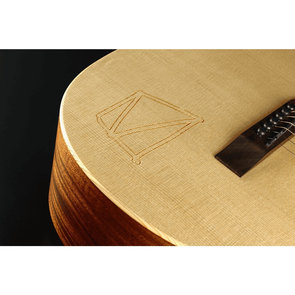 LAG Vianney Signature LAG Vianney Signature