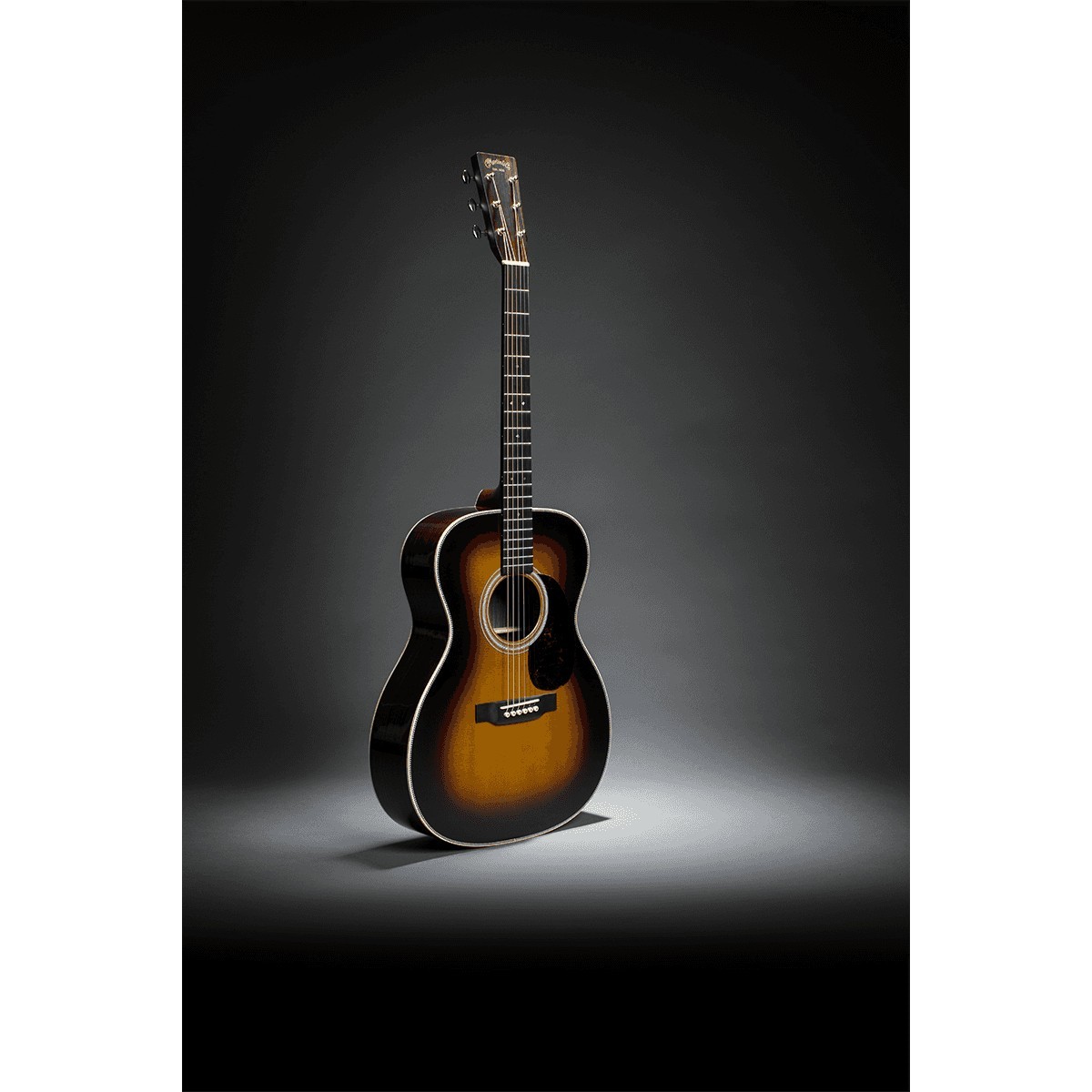MARTIN 000 28 Sunburst MARTIN 000 28 Sunburst