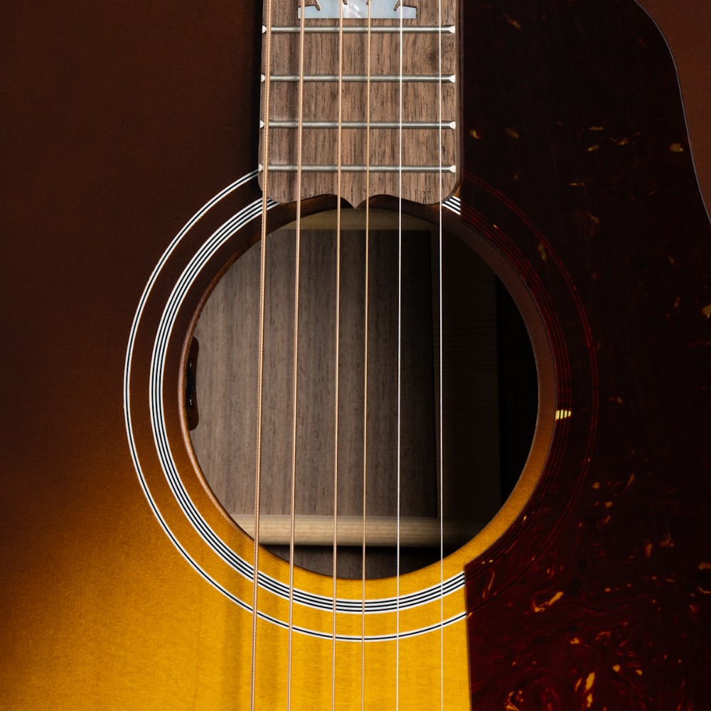 GIBSON SJ-200 Studio Walnut Satin Walnut Burst GIBSON SJ-200 Studio Walnut Satin Walnut Burst