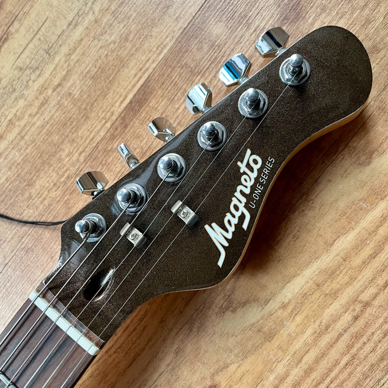 MAGNETO Sonnet Classic US-1300 Metallic Brown - IMG_2505 MAGNETO Sonnet Classic US-1300 Metallic Brown