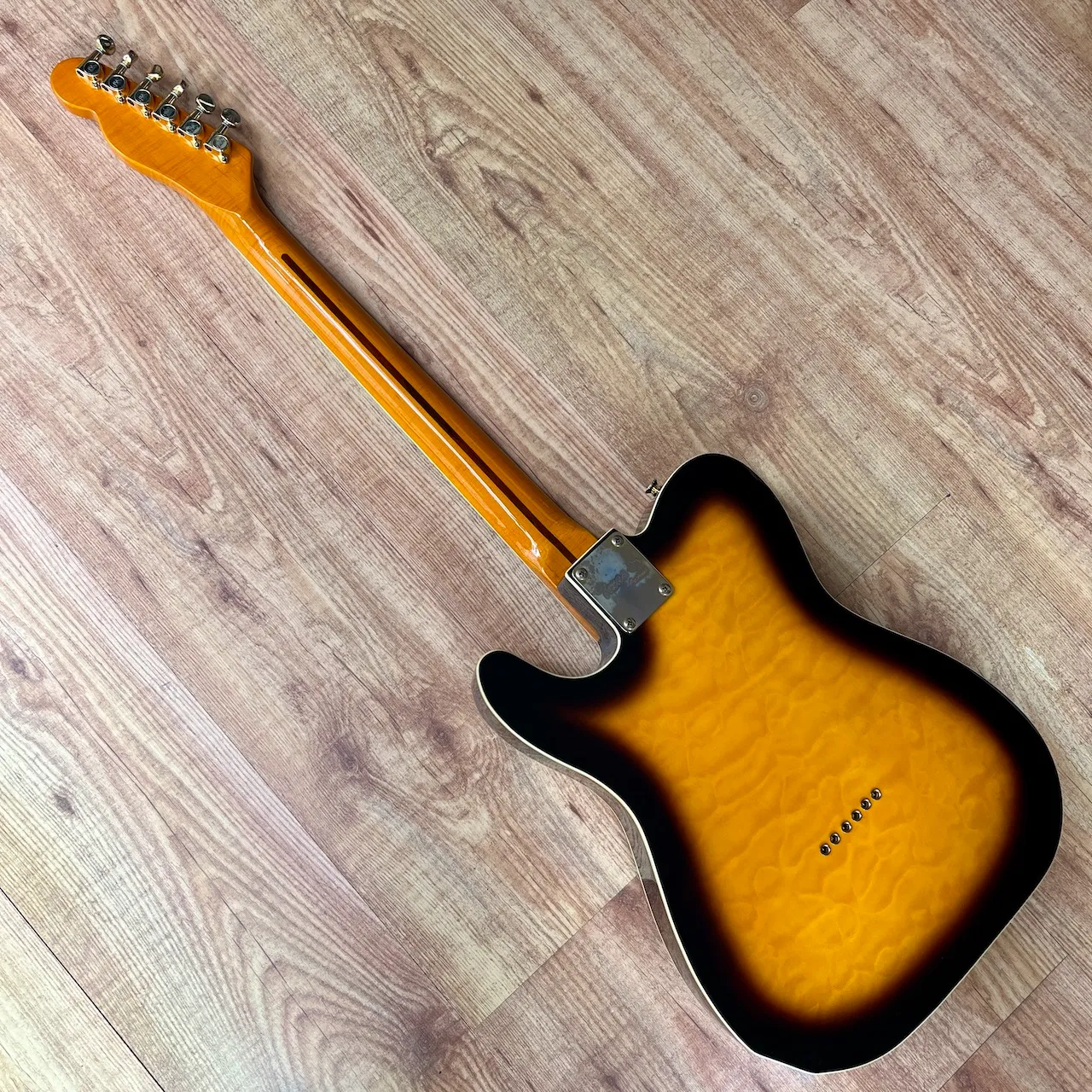 TEXAS CUSTOMS T-Style Semi-Hollow Sunburst - IMG_3645 TEXAS CUSTOMS T-Style Semi-Hollow Sunburst
