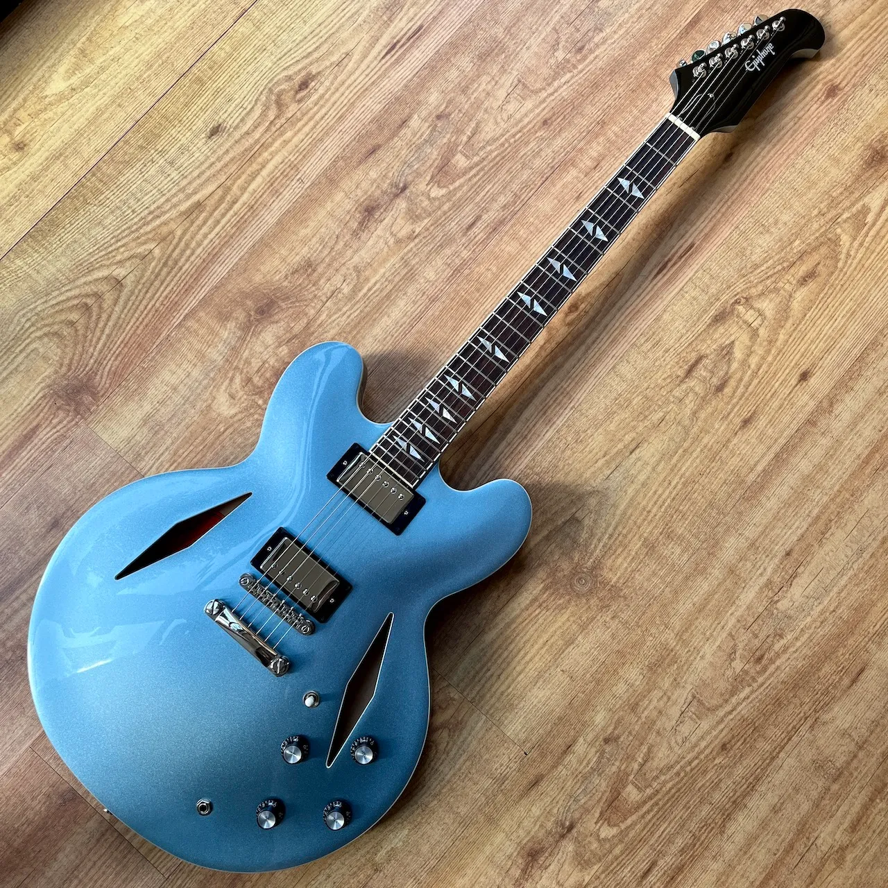 EPIPHONE Dave Grohl DG-335 Pelham Blue - IMG_4042 EPIPHONE Dave Grohl DG-335 Pelham Blue