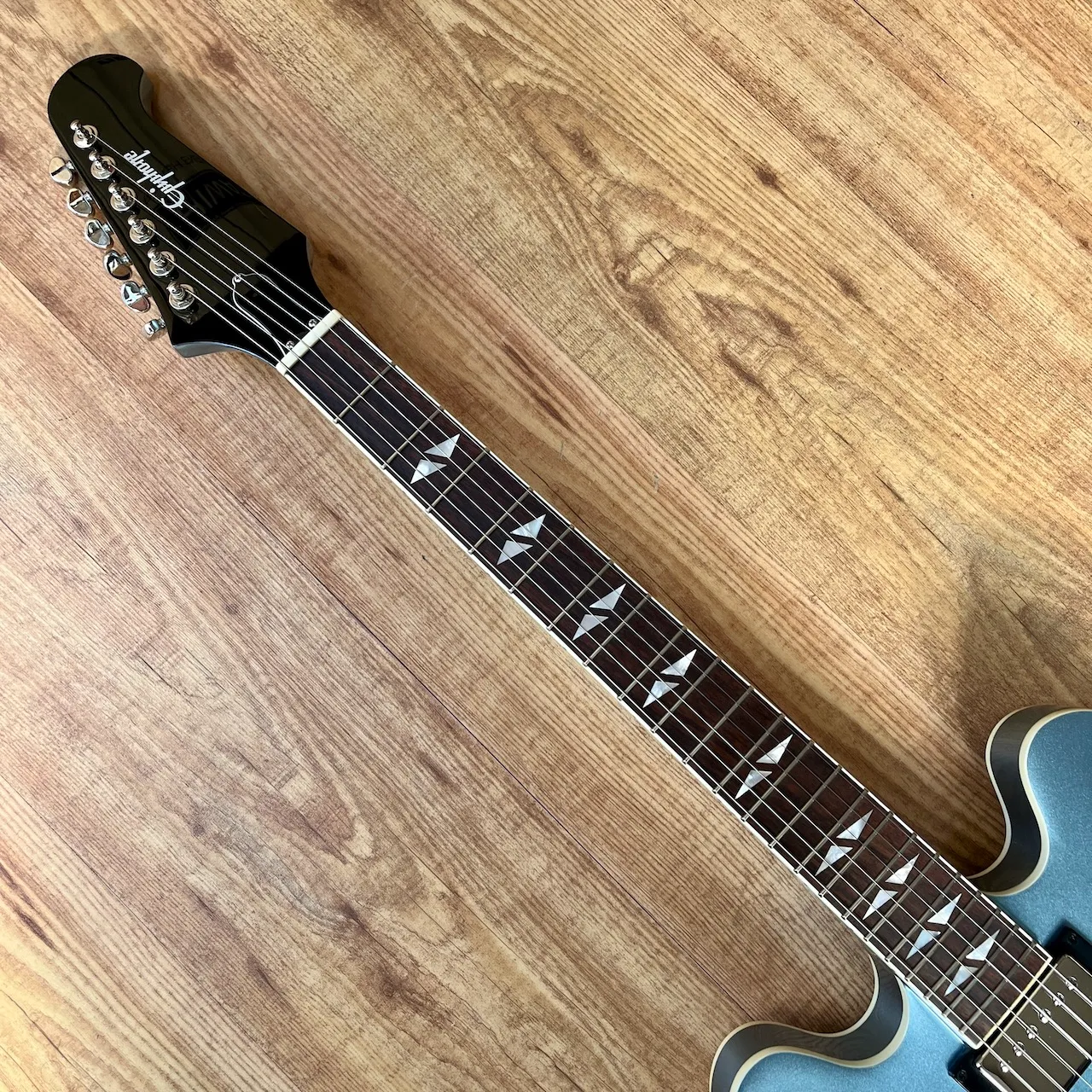 EPIPHONE Dave Grohl DG-335 Pelham Blue - IMG_4047 EPIPHONE Dave Grohl DG-335 Pelham Blue