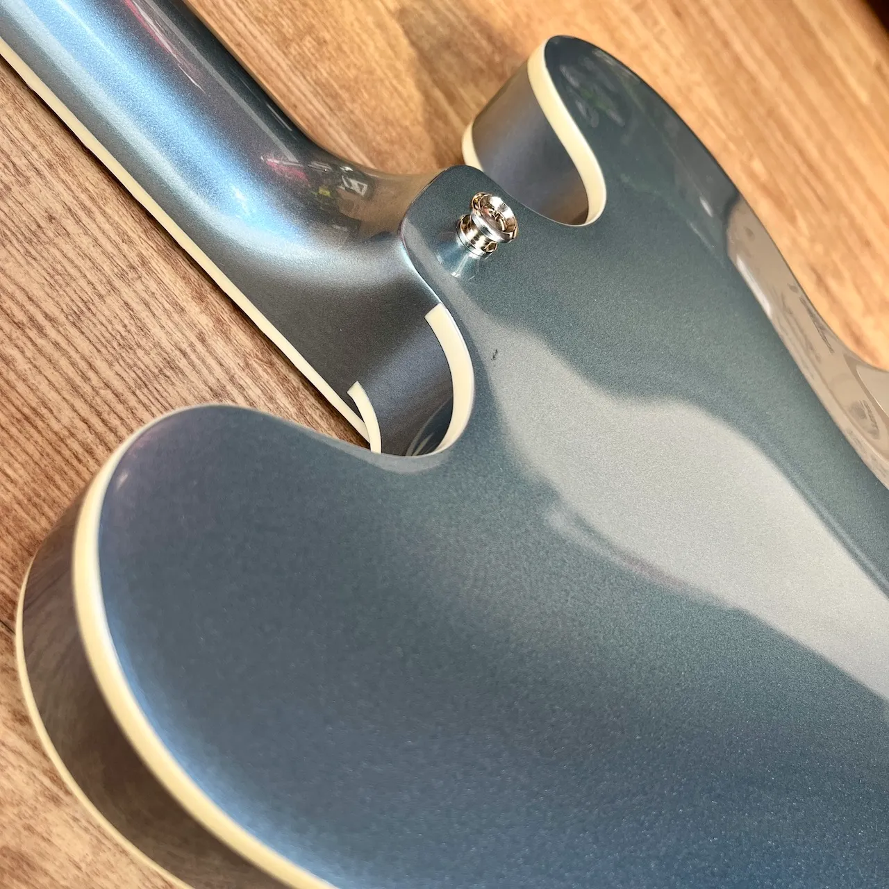 EPIPHONE Dave Grohl DG-335 Pelham Blue - IMG_4056 EPIPHONE Dave Grohl DG-335 Pelham Blue