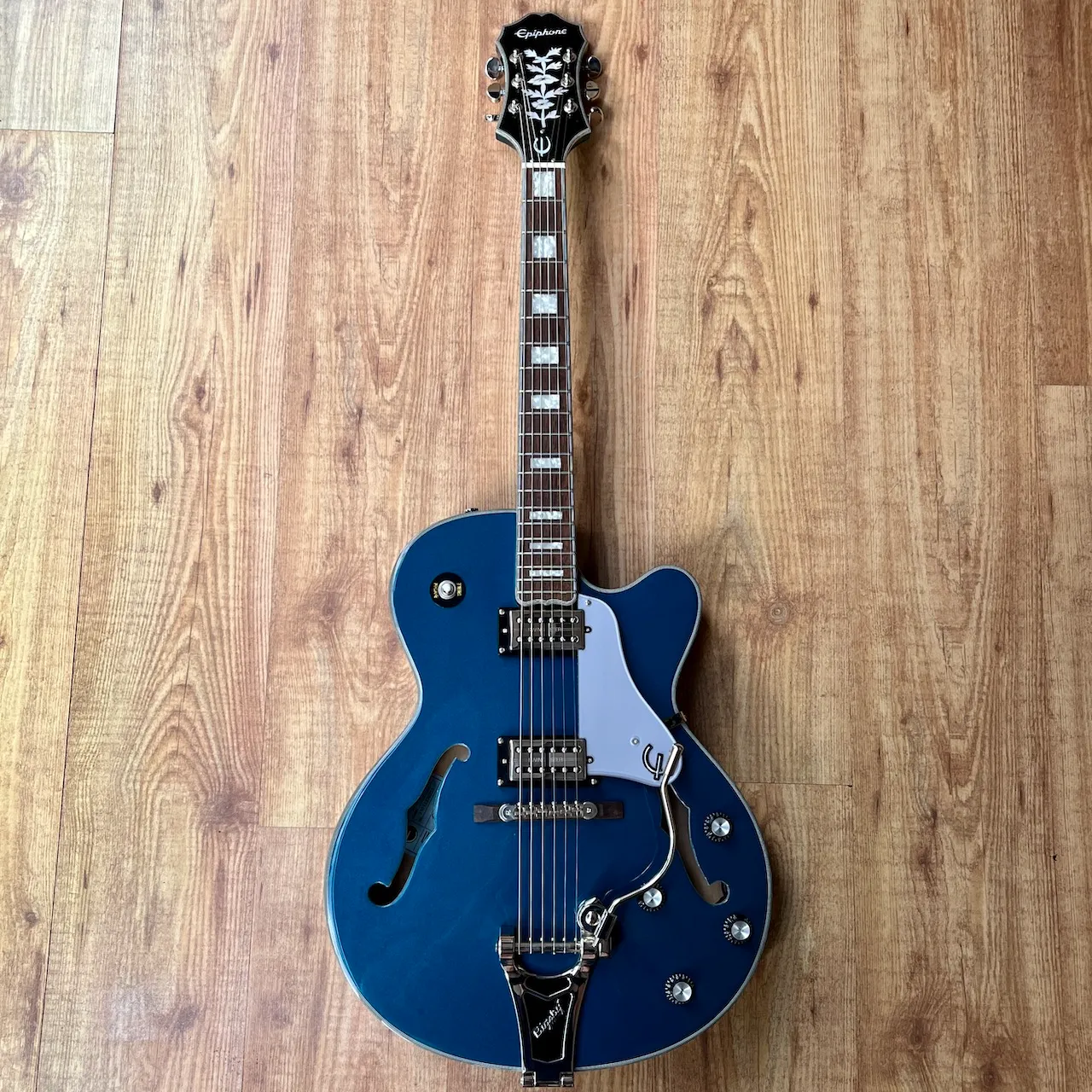 EPIPHONE Emperor Swingster Delta Blue Metallic - IMG_3860 EPIPHONE Emperor Swingster Delta Blue Metallic