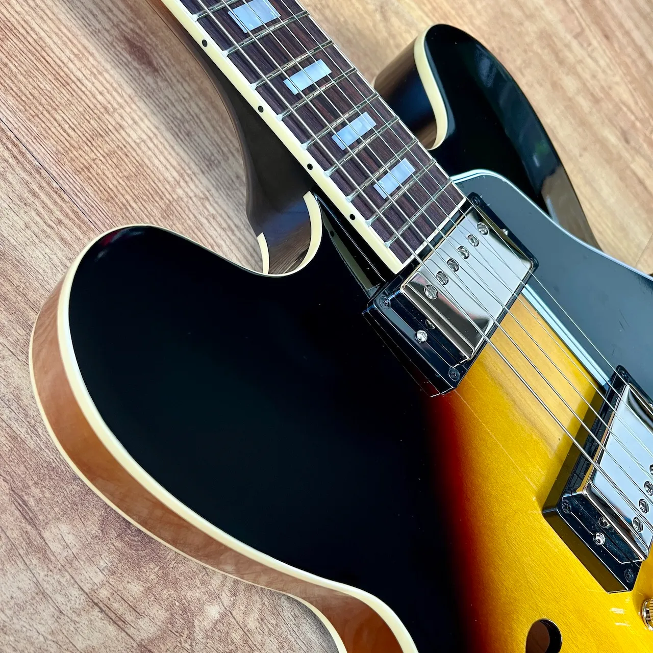 EPIPHONE IGC 1962 ES-335 Reissue Vintage Burst - IMG_3707 EPIPHONE IGC 1962 ES-335 Reissue Vintage Burst