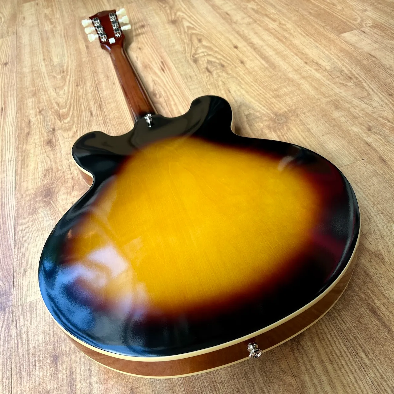 EPIPHONE IGC 1962 ES-335 Reissue Vintage Burst - IMG_3712 EPIPHONE IGC 1962 ES-335 Reissue Vintage Burst