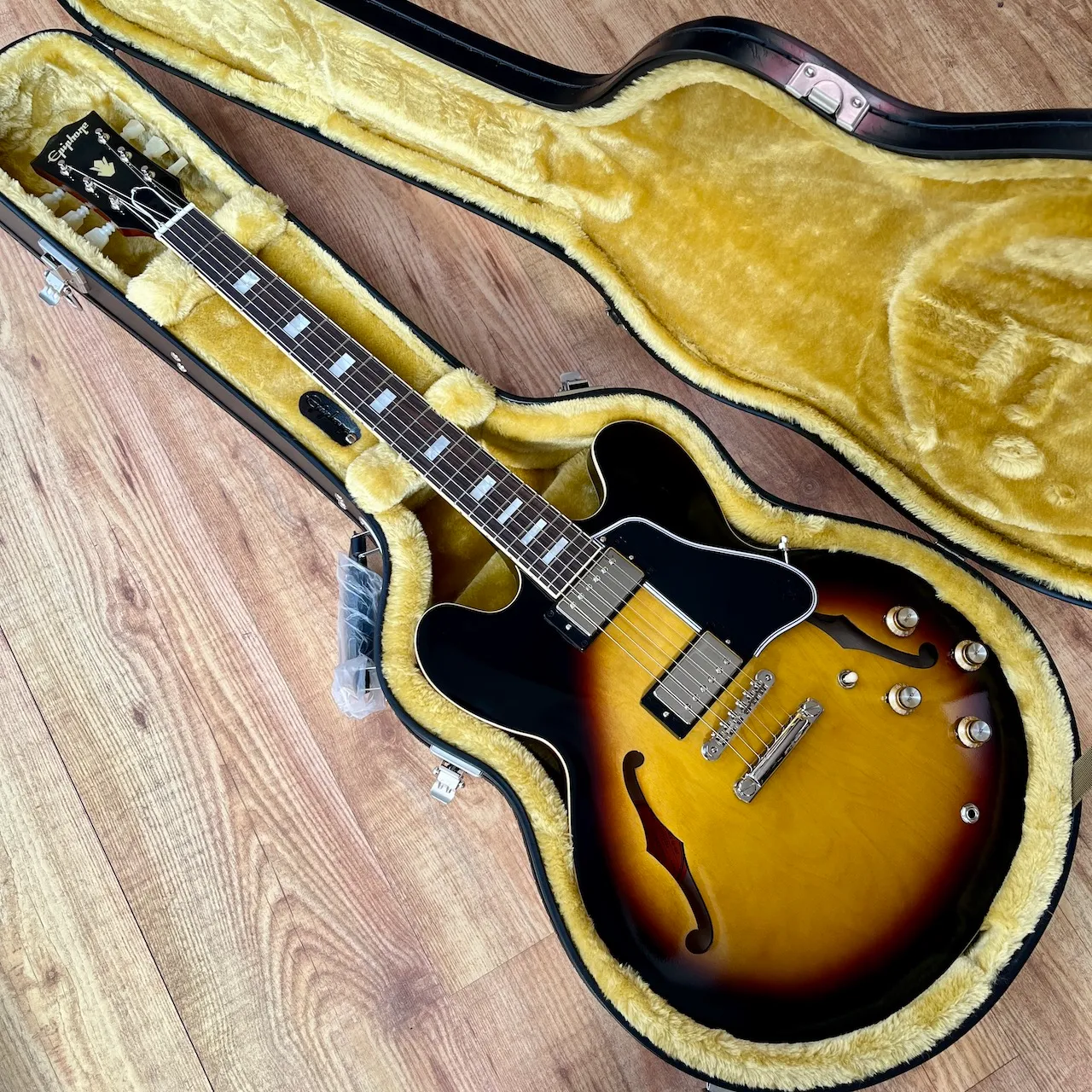 EPIPHONE IGC 1962 ES-335 Reissue Vintage Burst - IMG_3716 EPIPHONE IGC 1962 ES-335 Reissue Vintage Burst