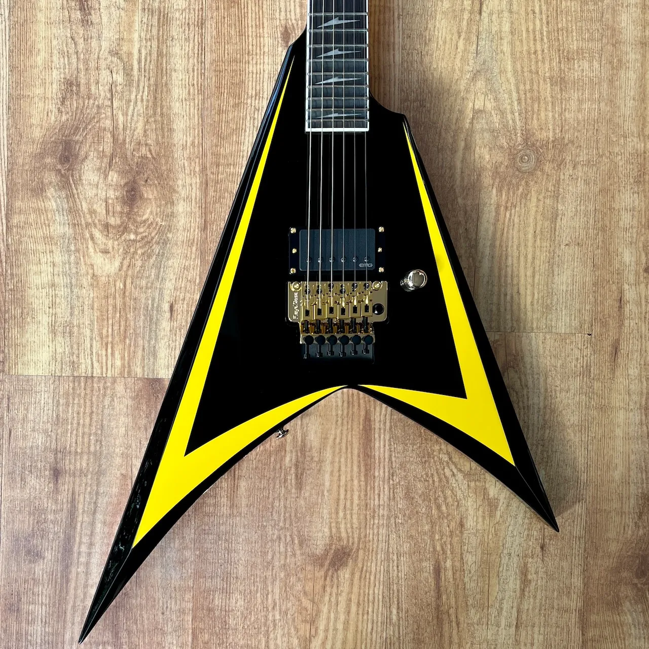 ESP LTD Alexi Laiho Arrowhead SE Black w:Yellow Pinstripe - IMG_3906 ESP LTD Alexi Laiho Arrowhead SE Black w/Yellow Pinstripe