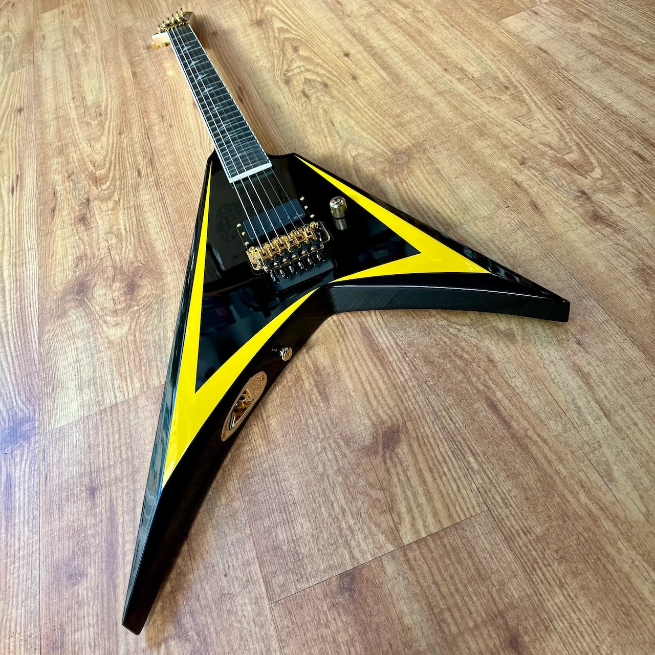 ESP LTD Alexi Laiho Arrowhead SE Black w:Yellow Pinstripe - IMG_3909 ESP LTD Alexi Laiho Arrowhead SE Black w/Yellow Pinstripe