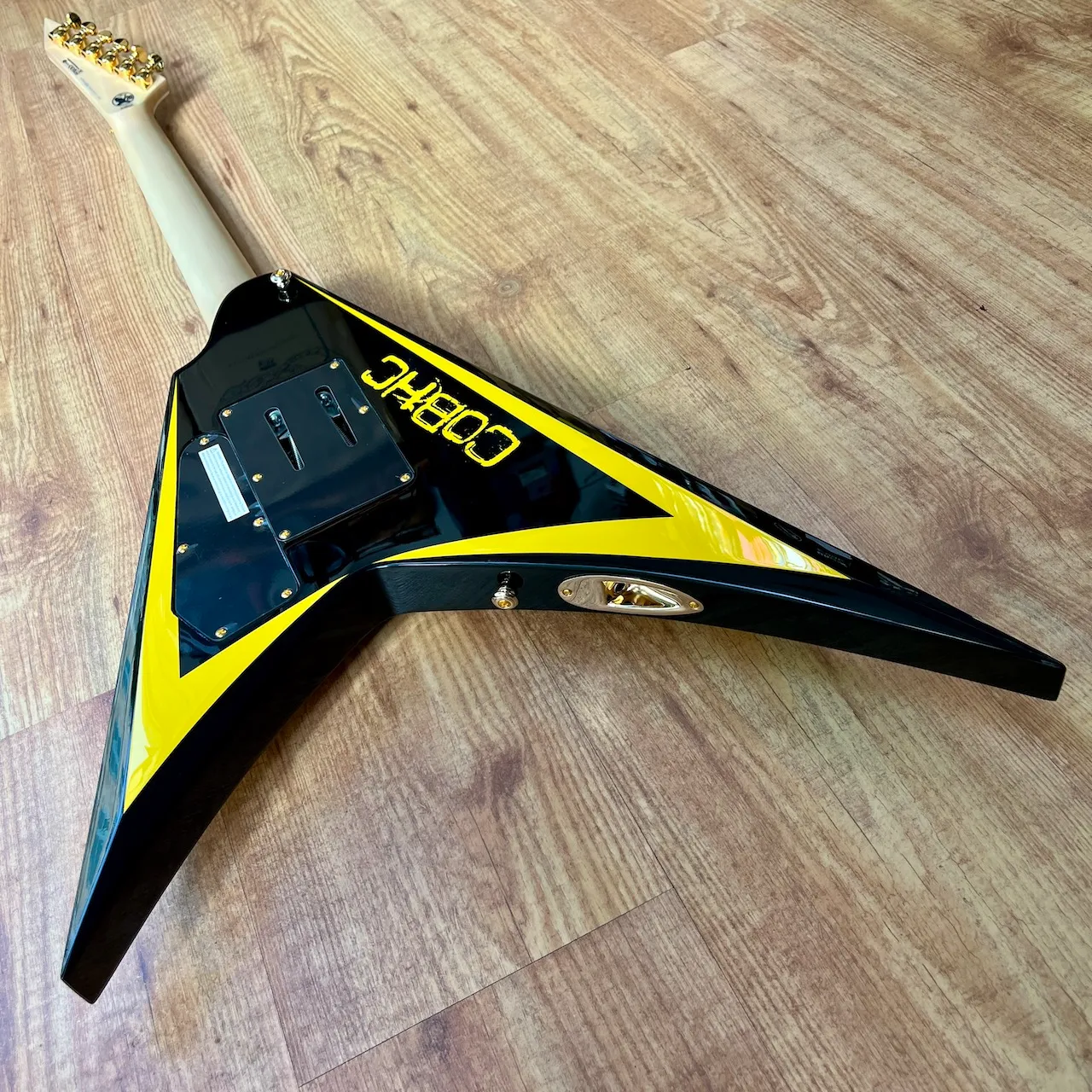 ESP LTD Alexi Laiho Arrowhead SE Black w:Yellow Pinstripe - IMG_3917 ESP LTD Alexi Laiho Arrowhead SE Black w/Yellow Pinstripe