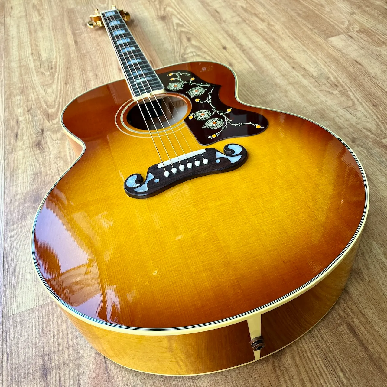 GIBSON SJ-200 60s Original Heritage Cherry Sunburst - IMG_4116 GIBSON SJ-200 60s Original Heritage Cherry Sunburst