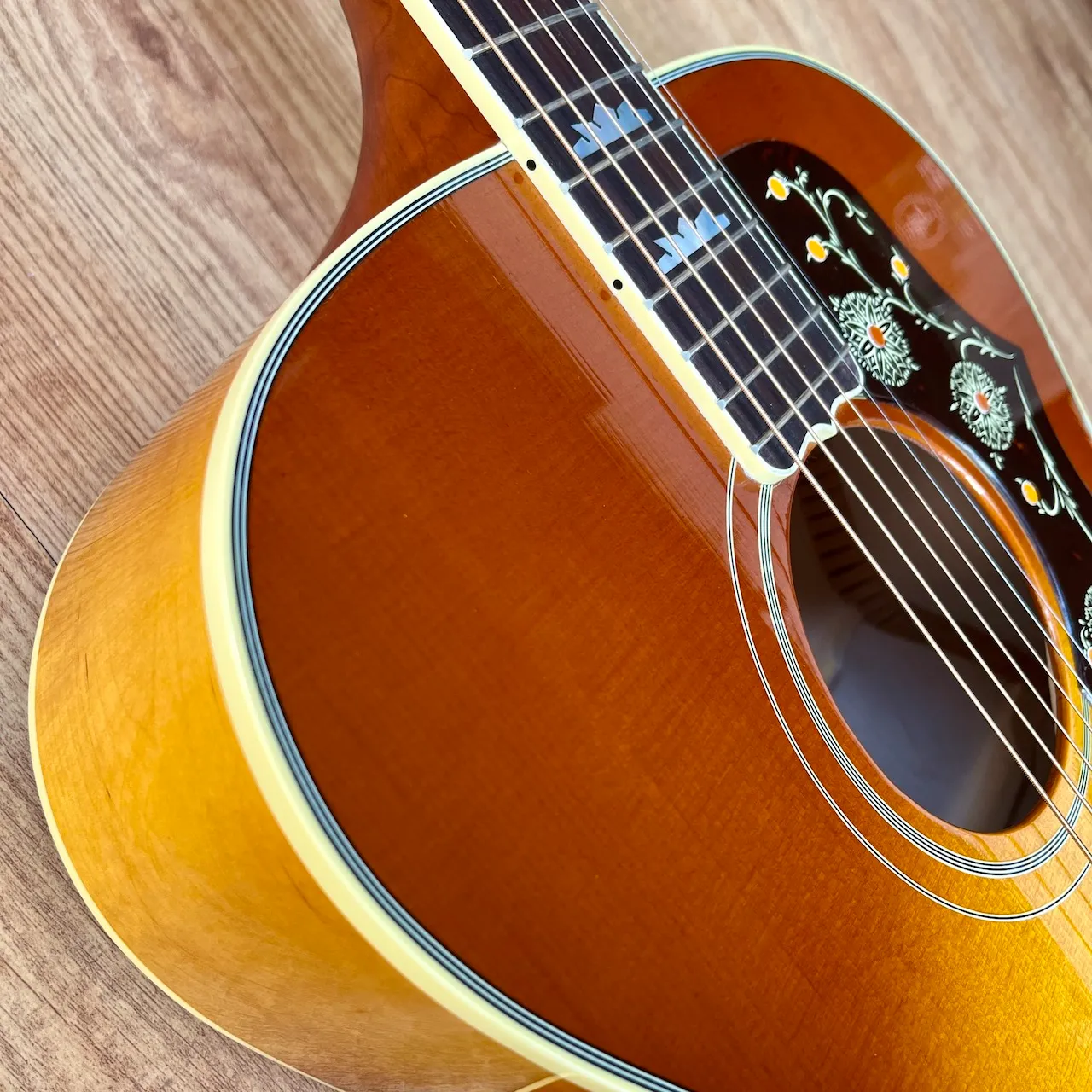 GIBSON SJ-200 60s Original Heritage Cherry Sunburst - IMG_4118 GIBSON SJ-200 60s Original Heritage Cherry Sunburst