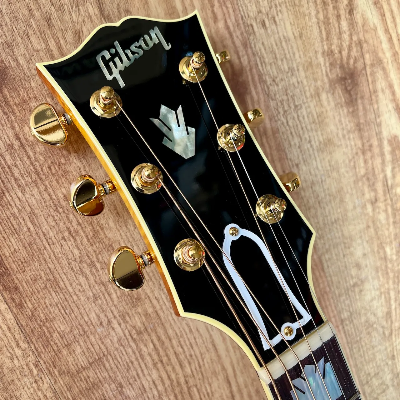 GIBSON SJ-200 60s Original Heritage Cherry Sunburst - IMG_4124 GIBSON SJ-200 60s Original Heritage Cherry Sunburst
